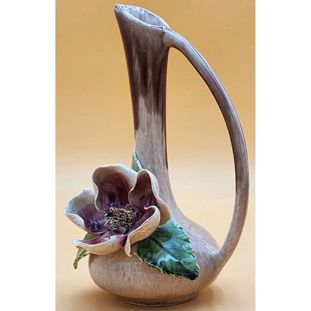 Vintage VEE JACKSON Pottery 7 1/2